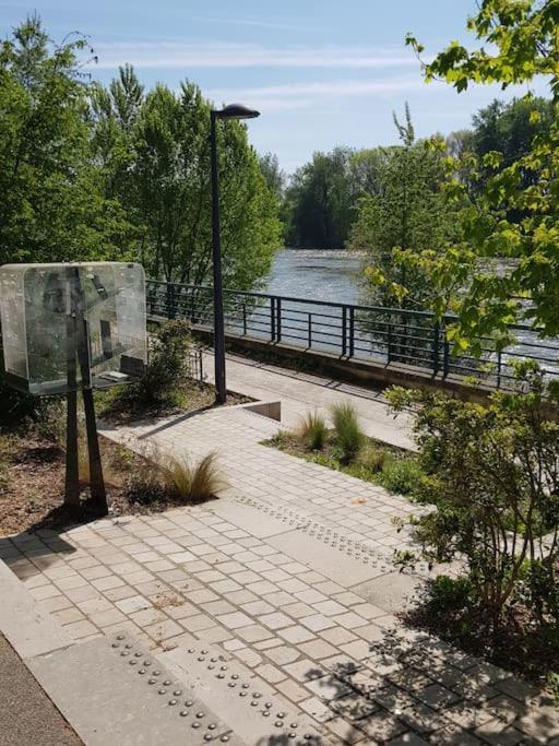 Centre D'orleans En Bord De Loire *